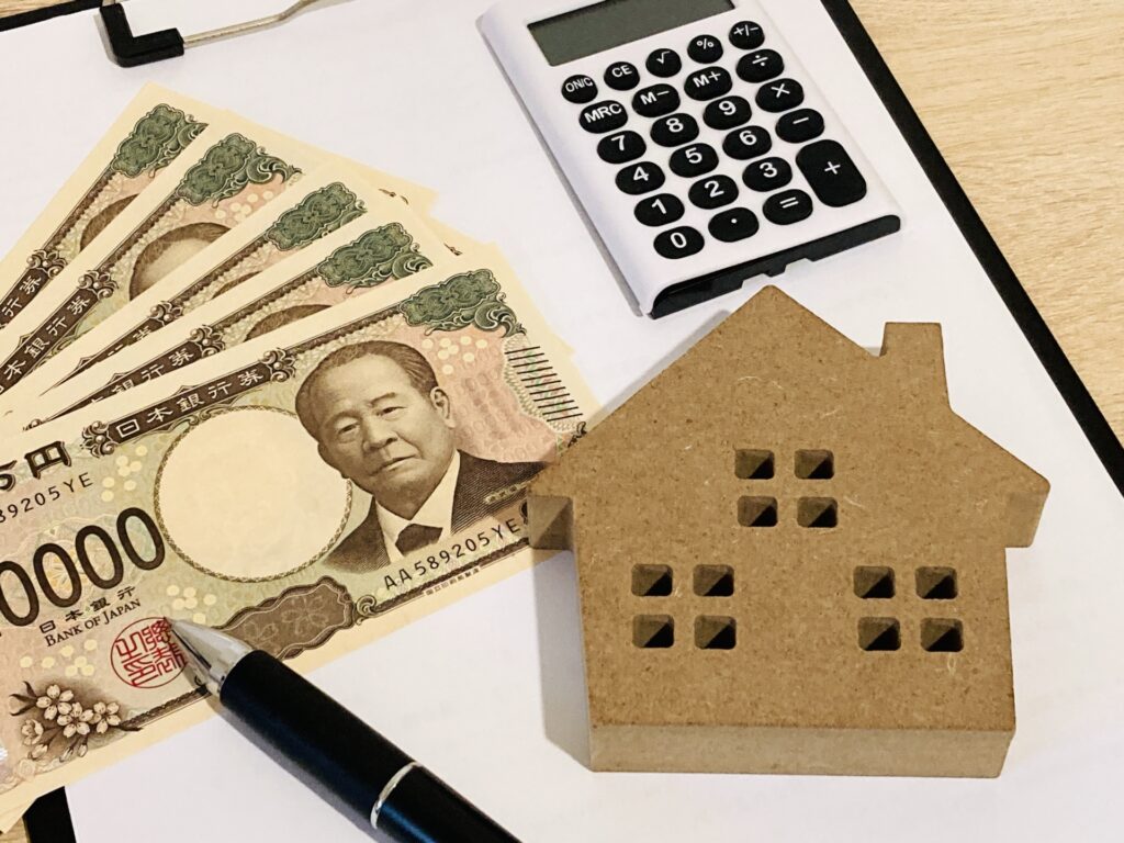 一万円札と電卓